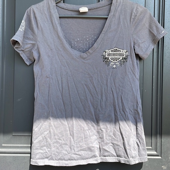 EUC Harley-Davidson stoned V neck top. Fits more like a small. Super cute top! - Picture 2 of 6